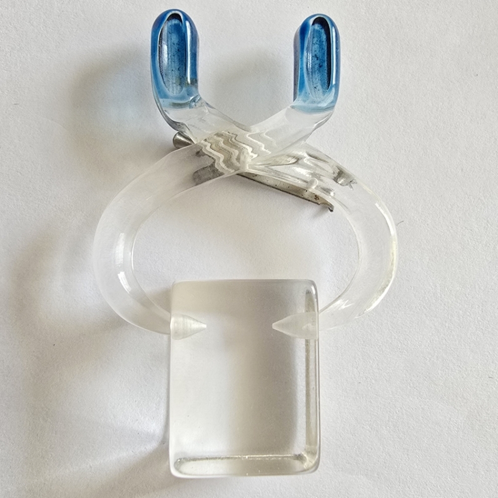 Vintage ice cube brooch Lucite plastic tongs novelty spinner pin blue clear